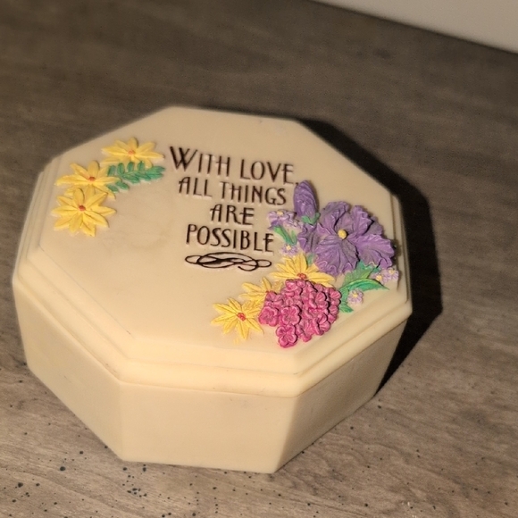 Vintage Kathy Ann Trinket Box with Floral Accents - Picture 1 of 7